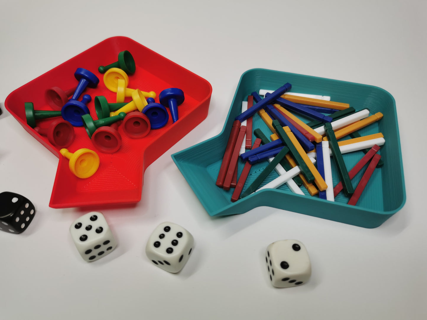 Spielsteinschale mit Schütte