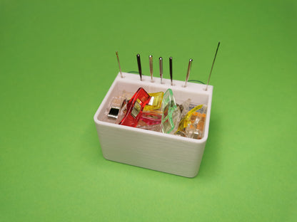 Nähmaschinen-Box mit Saugnäpfen