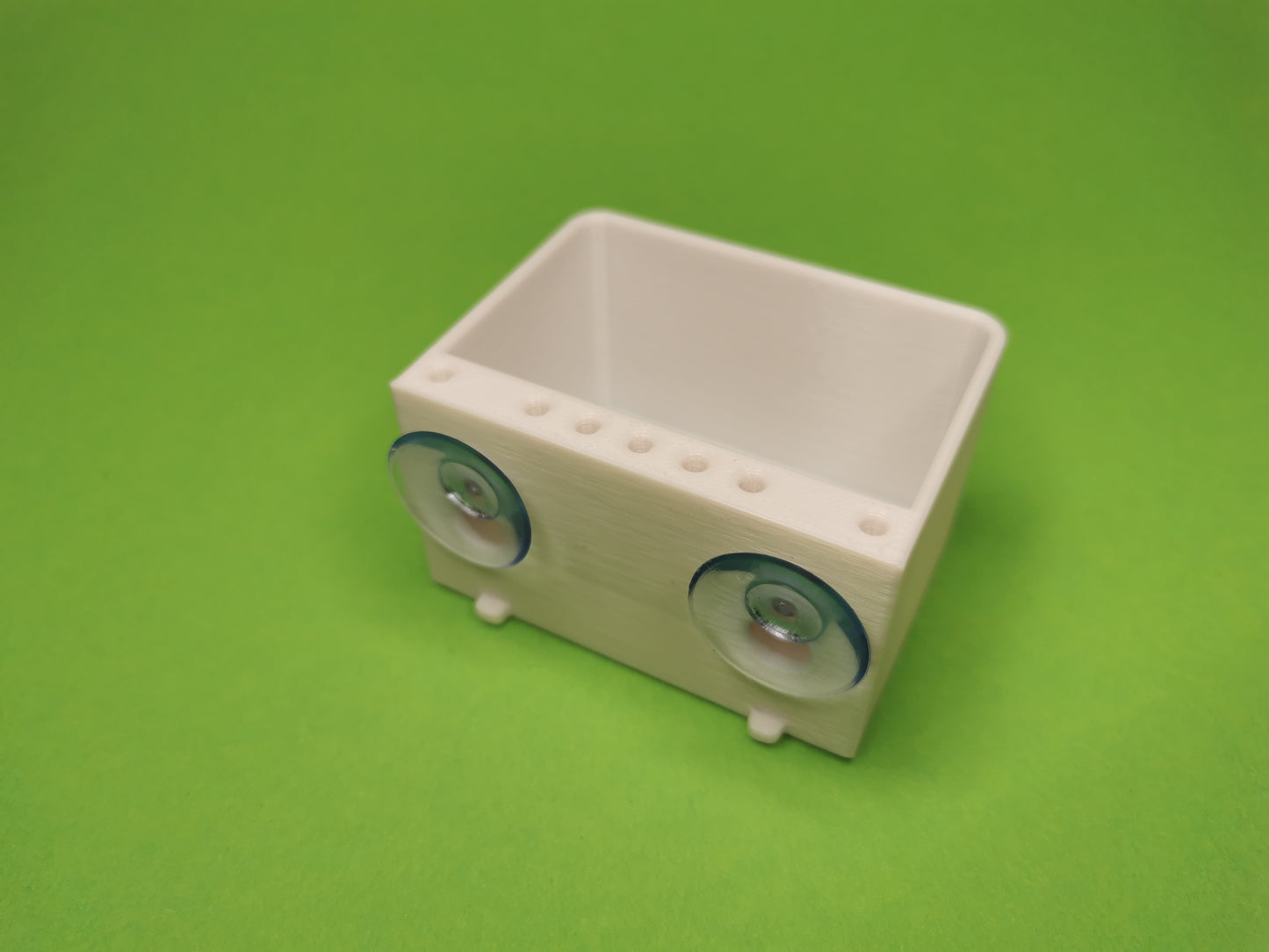 Nähmaschinen-Box mit Saugnäpfen