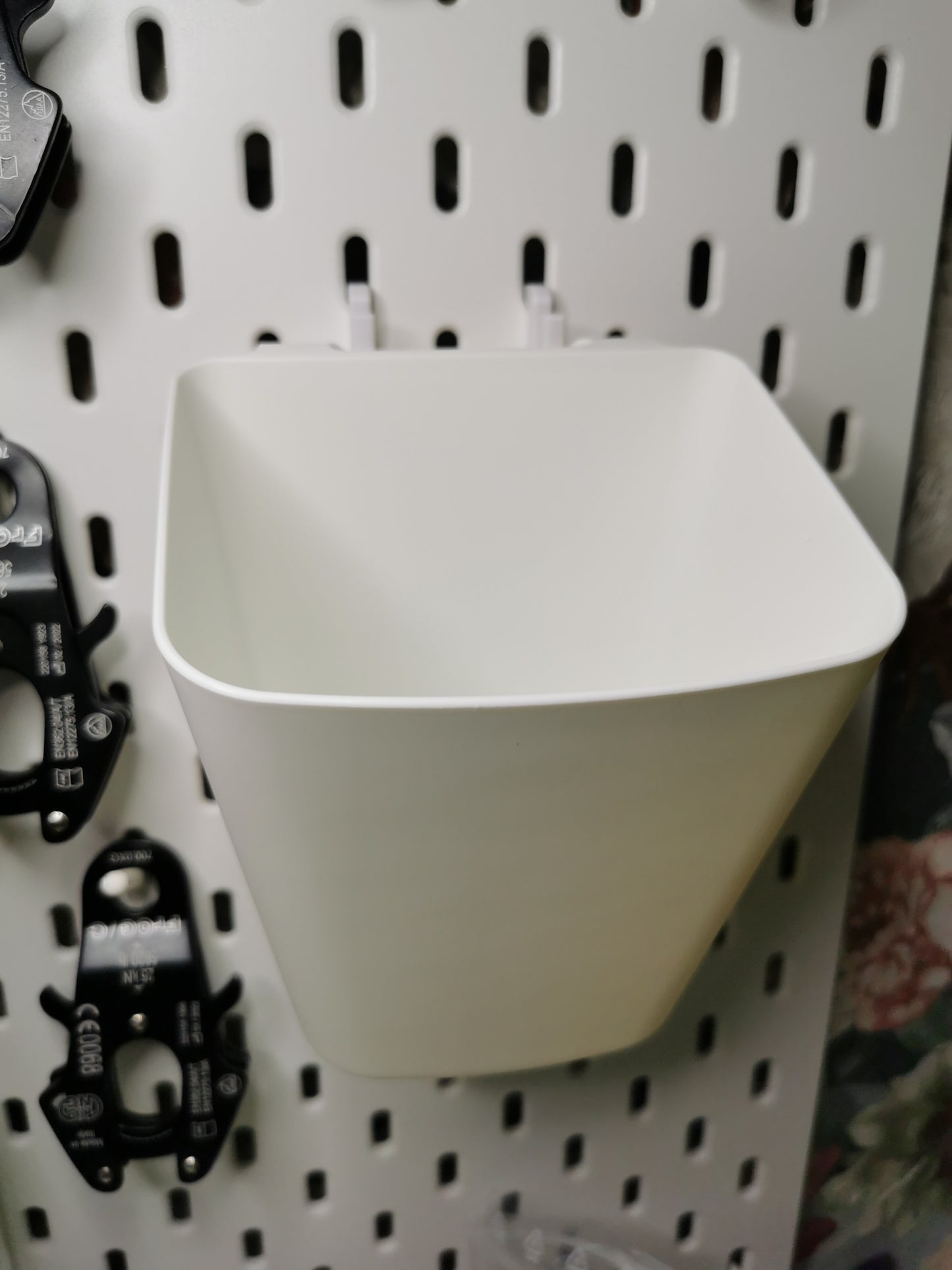 Aufhängung für Ikea Sunnersta Behälter