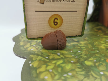 Eichel als Kartenhalter