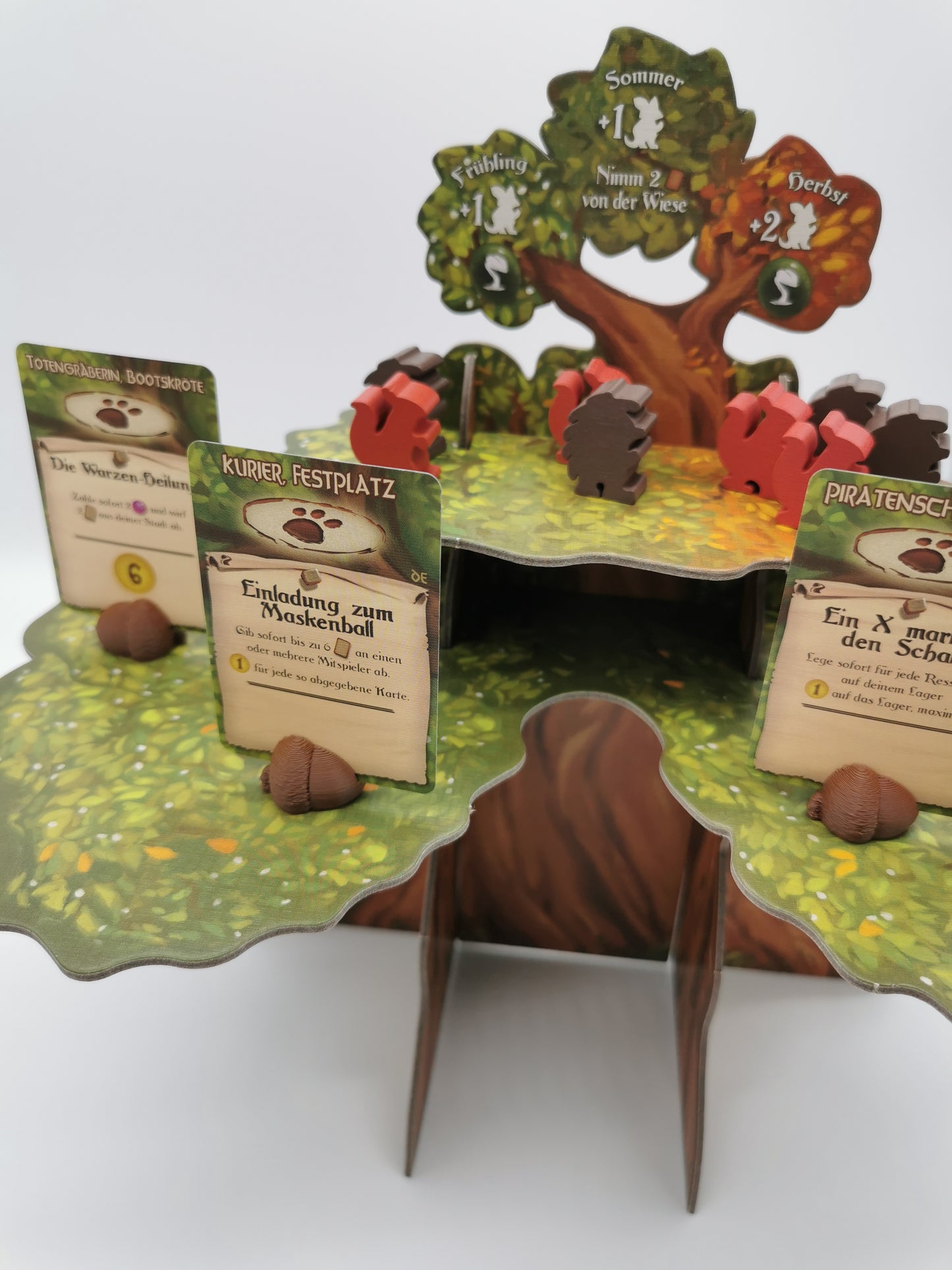 Eichel als Kartenhalter