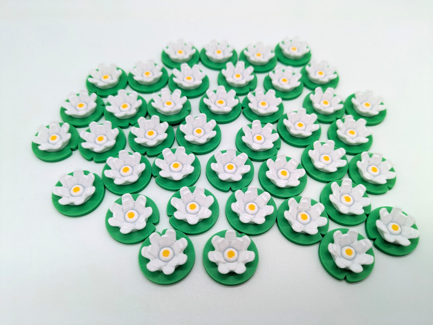 Pfotenmarker, Boote und Ressourcen-Token: Bäume, Wasserpflanzen, Samen