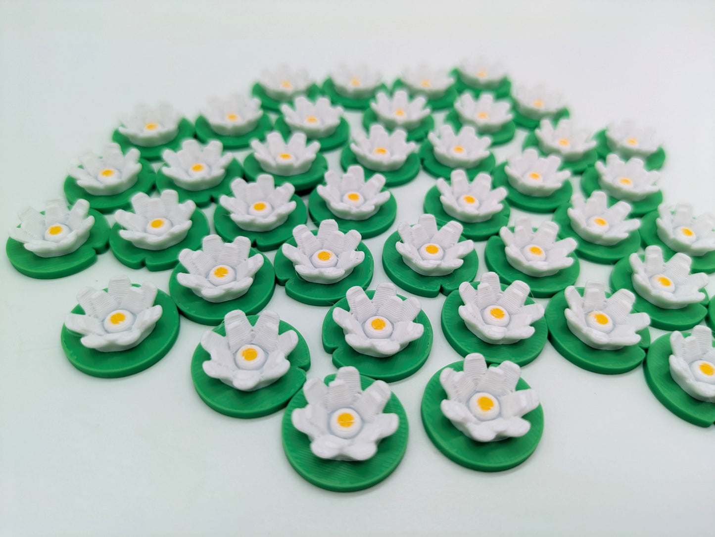 Pfotenmarker, Boote und Ressourcen-Token: Bäume, Wasserpflanzen, Samen